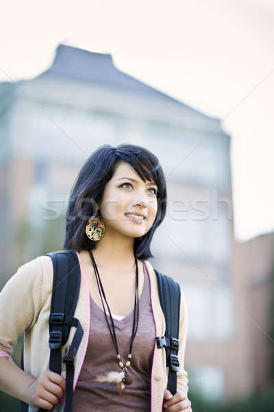 Félvér főiskolai hallgató portré kampusz lány diák Stock fotó © aremafoto