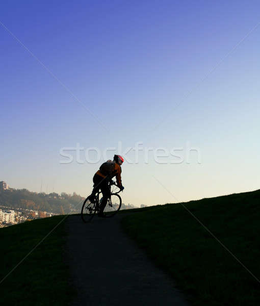 [[stock_photo]]: Effort · homme · escalade · vélo