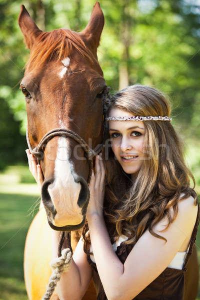 Meisje paard portret kaukasisch vrouw mode Stockfoto © aremafoto