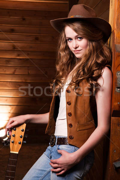 Сток-фото: красивой · кавказский · гитаре · портрет · счастливым · женщину