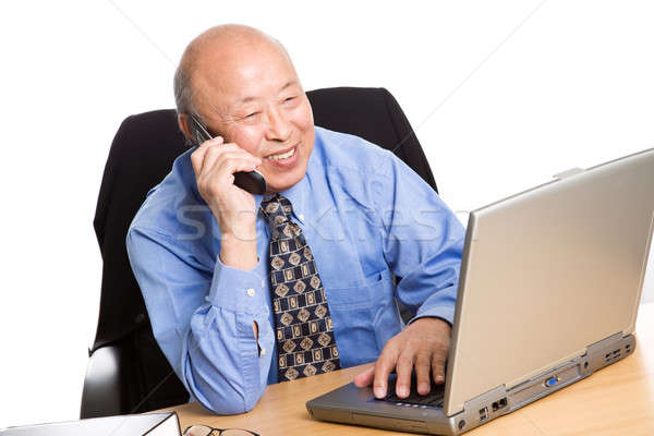рабочих старший азиатских бизнесмен говорить телефон Сток-фото © aremafoto