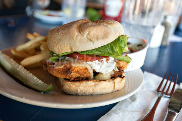 Сток-фото: жареный · рыбы · сэндвич · фри · соус · картофель · фри