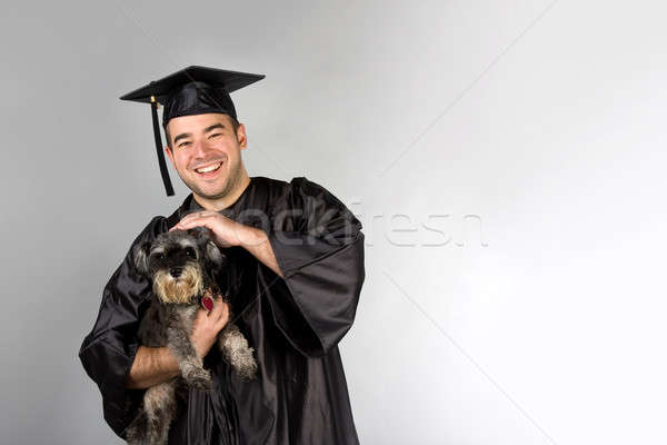 Foto stock: Pós-graduação · cão · faculdade · escola · secundária · boné