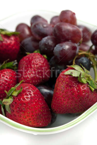 Castron roşu fructe de padure antioxidant bogat struguri Imagine de stoc © ArenaCreative