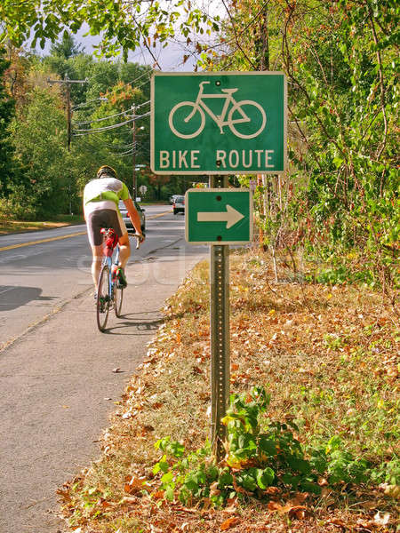 自行車 路線 綠色 簽署 側 道路 商業照片 © ArenaCreative