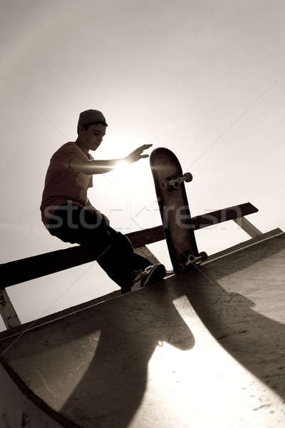 [[stock_photo]]: Skateboarder · silhouette · jeunes · haut · rampe · sport