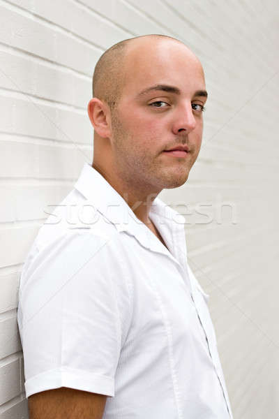 Foto stock: Guapo · joven · retrato · ciudad · pie · blanco