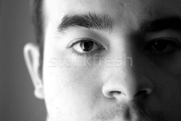 Psychische Gesundheit junger Mann ernst aussehen Gesicht schwarz weiß Stock foto © ArenaCreative