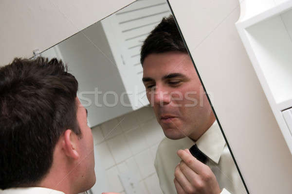 Oglindă tineri principal cămaşă cravată faţă Imagine de stoc © ArenaCreative