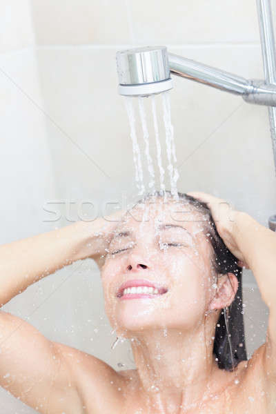 Foto stock: Chuveiro · mulher · lavagem · cara · cabelo · sorridente