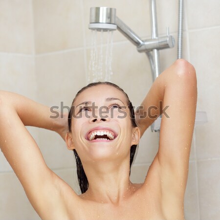 Vrouw wassen gezicht douche asian genieten Stockfoto © Ariwasabi