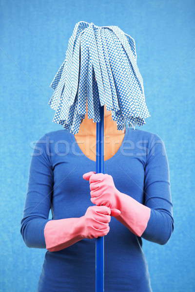 Takarítás ház szobalány vicces nő tart Stock fotó © Ariwasabi