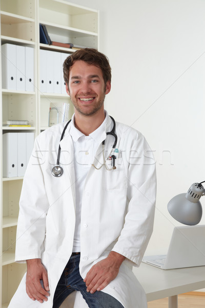 Doktor klinik genç durmak yüz hastane Stok fotoğraf © armstark