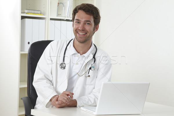 Doktor klinik iş adam tıbbi dizüstü bilgisayar Stok fotoğraf © armstark