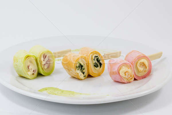 [[stock_photo]]: Doigt · alimentaire · salade · rouler · poissons · table