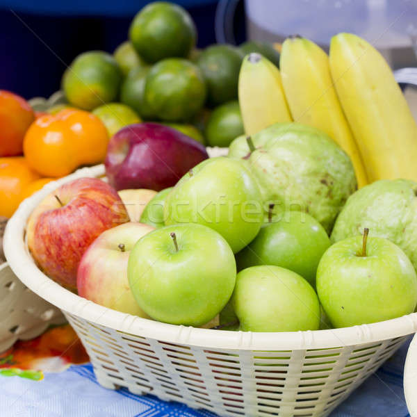 [[stock_photo]]: Fruits · marché · jardin · fond · vert