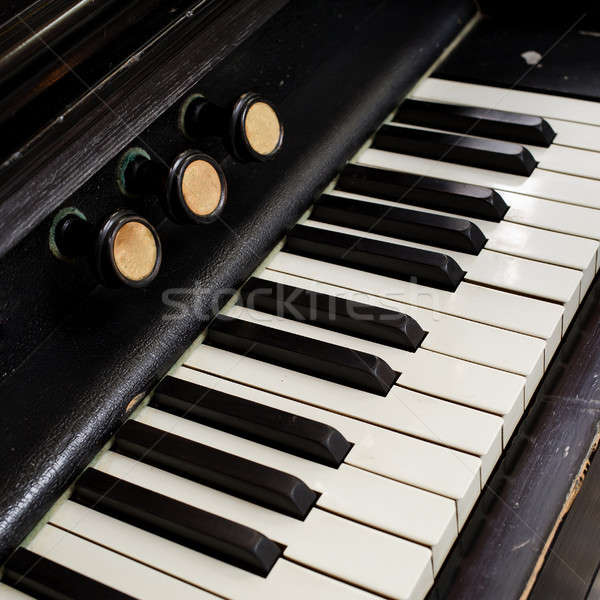 Primer plano antiguos teclas de piano vetas de la madera resumen diseno Foto stock © art9858