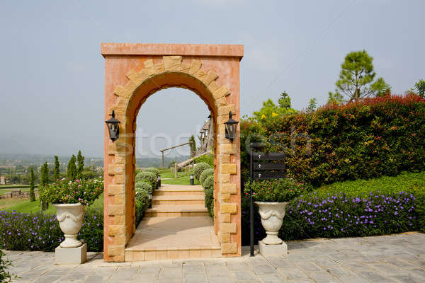 Orange mur de briques jardin affaires famille maison [[stock_photo]] © art9858