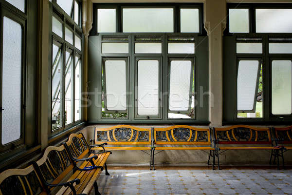 Iç bekleme odası görmek pencereler gün zaman Stok fotoğraf © art9858