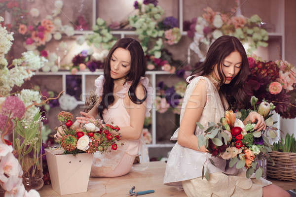 Mooie asian vrouwen boeket bloemen bloem Stockfoto © artfotodima
