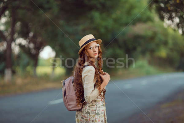 Stockfoto: Mooie · jonge · vrouw · reiziger · portret · jong · meisje · genieten