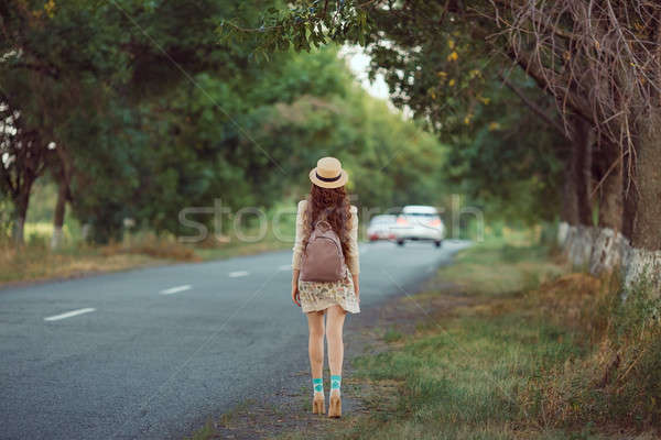 Foto stock: Menina · seis · mochila · estrada · turismo · viajar