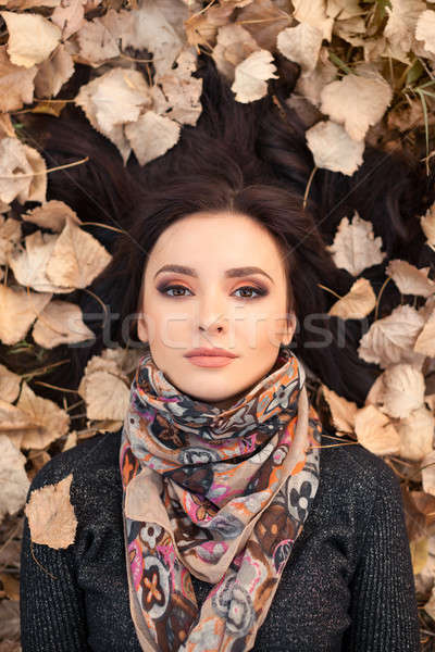 Stock foto: Herbst · Frau · Porträt · Blätter · außerhalb · fallen