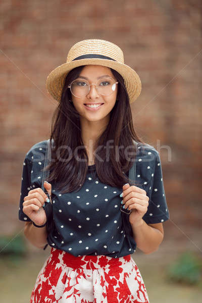 Portré félvér főiskolai hallgató lány kampusz kint Stock fotó © artfotodima