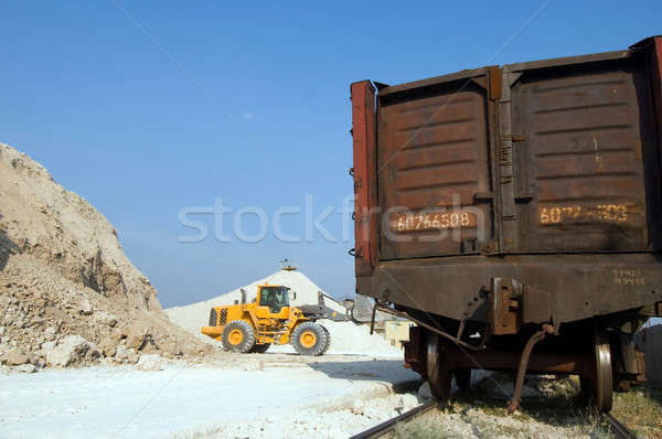 挖掘機 碎石 汽車 火車 施工 框 商業照片 © artfotoss