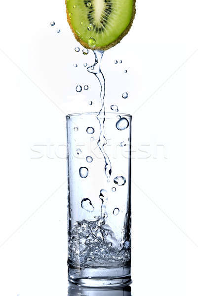 商業照片: 水滴 · 玻璃 · 獼猴桃 · 孤立 · 白水 · 滴