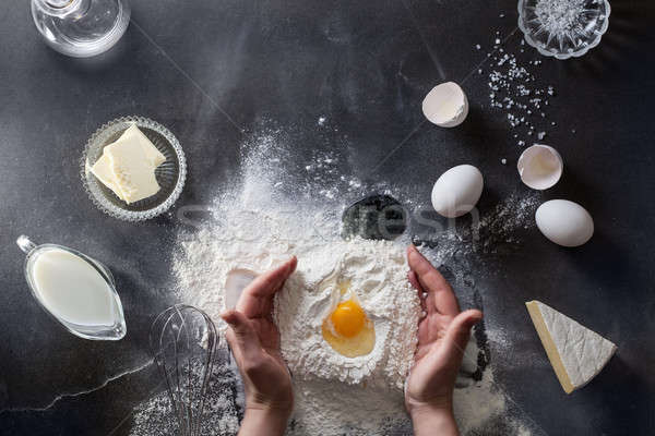 [[stock_photo]]: Mains · table · farine · oeufs · ingrédients · haut