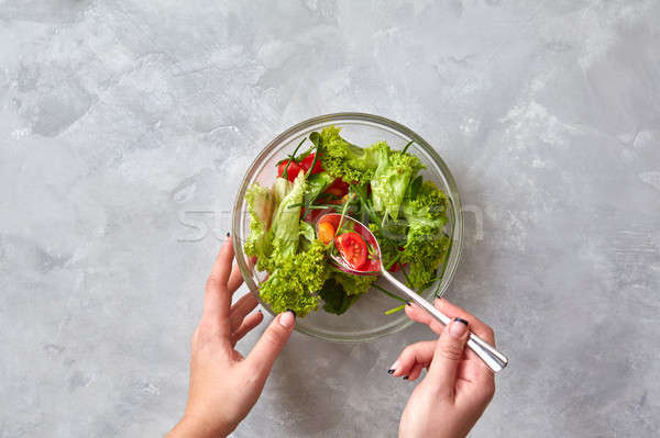 Foto d'archivio: Appetitoso · insalata · diverso · verdura · mano · cucchiaio