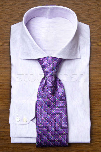 Foto d'archivio: Shirt · viola · cravatta · legno · shelf · business