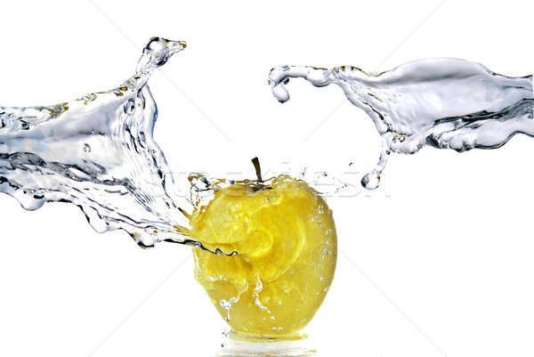 [[stock_photo]]: Parfait · eau · douce · Splash · jaune · pomme · isolé