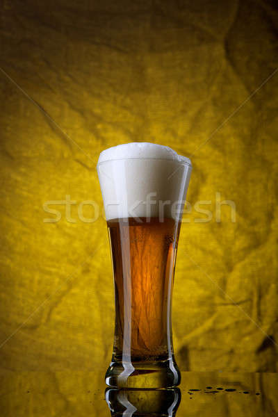 Bier glas Geel licht bar goud Stockfoto © artjazz