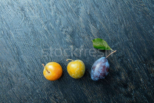 три черный зрелый сочный слива Сток-фото © artjazz