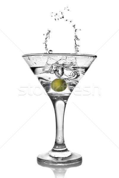 Zdjęcia stock: Martini · oliwy · splash · odizolowany · biały · szkła