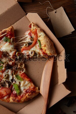 Pizza cartón caja de pizza caliente pepperoni pimientos Foto stock © artjazz