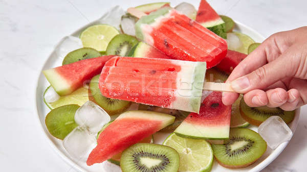 Stockfoto: Meisjes · hand · fruit · Rood · stick