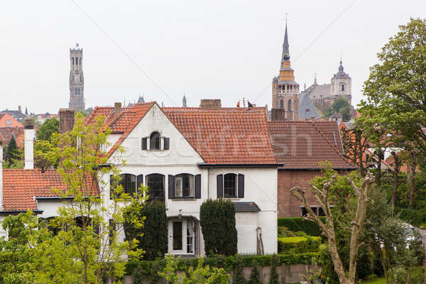 Tradycyjny średniowiecznej czerwony biały architektury Błękitne niebo Zdjęcia stock © artjazz