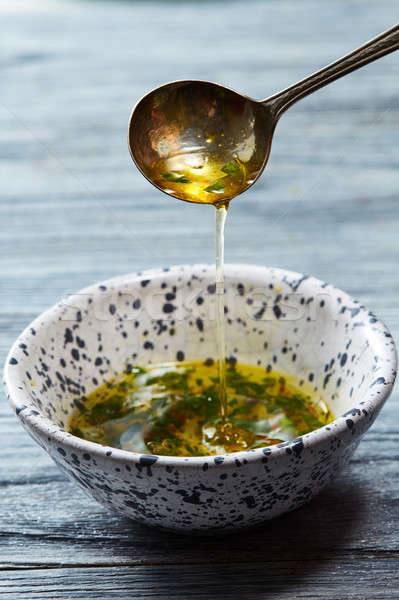 Ceramică castron natural sos lingură Imagine de stoc © artjazz