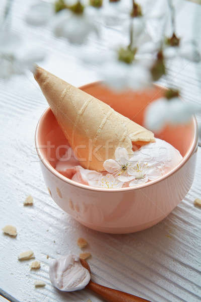 ストックフォト: アイスクリーム · ワッフル · コーン · プレート · 花