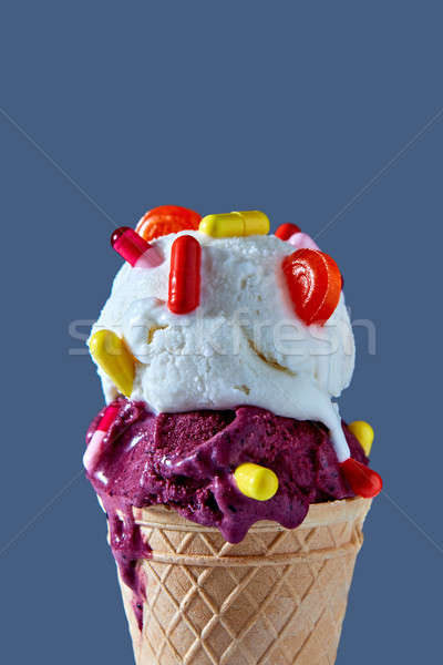 Froid délicieux crème glacée gaufre cône rouge [[stock_photo]] © artjazz