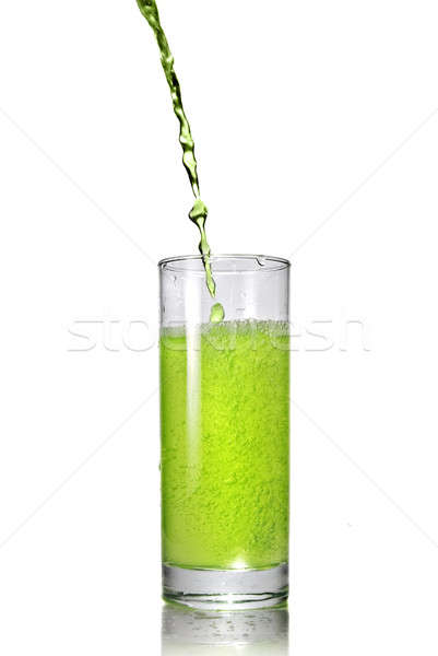 Grünen Saft Gießen Glas isoliert weiß Stock foto © artjazz