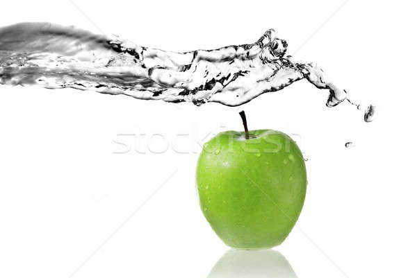淡水 濺 綠色 蘋果 孤立 白 商業照片 © artjazz
