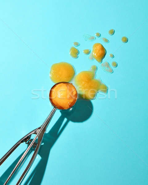 Lepel ijs Geel mango dessert gesmolten Stockfoto © artjazz