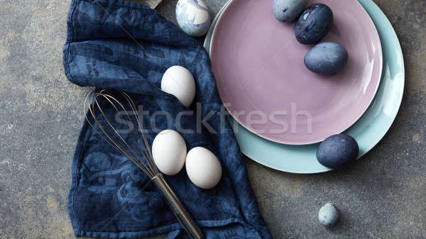 подготовка пасхальных яиц яйца окрашенный пластин Сток-фото © artjazz