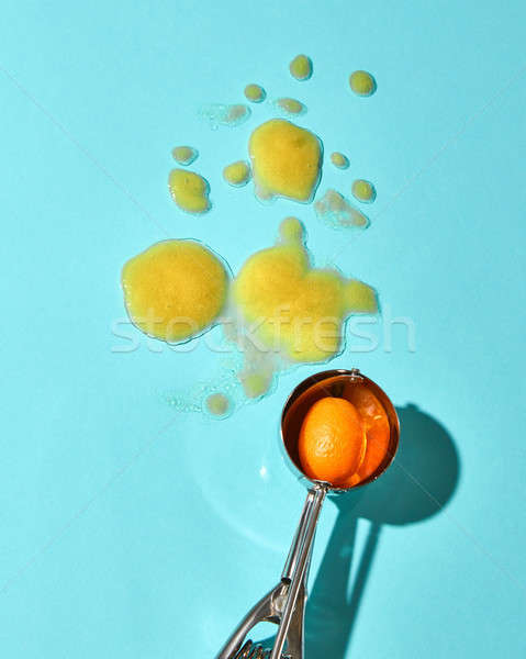 Lepel ijs Geel mango dessert gesmolten Stockfoto © artjazz