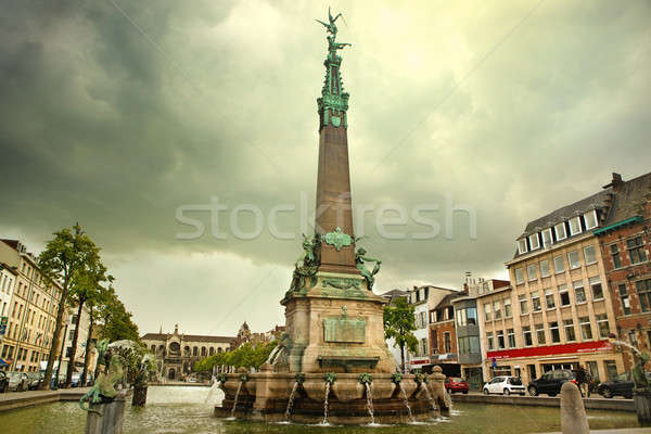 Brunnen ehren Brüssel Belgien Himmel Wolken Stock foto © artjazz