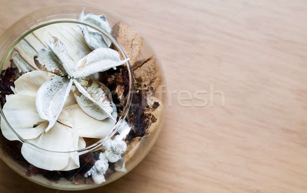 Eleganten Glas weiß braun stehen Holztisch Stock foto © Artlover